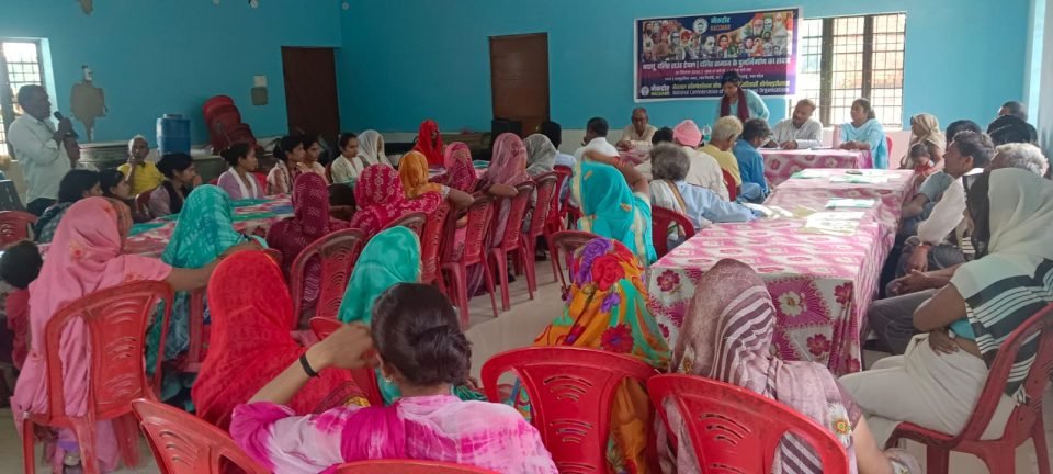बदायूं के वजीरगंज में दलित राउंड टेबल का आयोजन, शिक्षा और आर्थिक आत्मनिर्भरता पर जोर - फोटो 2