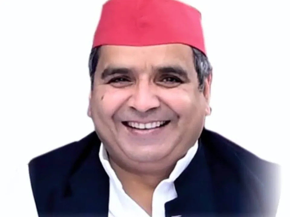 बदायूं में PDA जनपंचायत में शामिल होने वाले सांसद धर्मेंद्र यादव और सांसद आदित्य यादव।