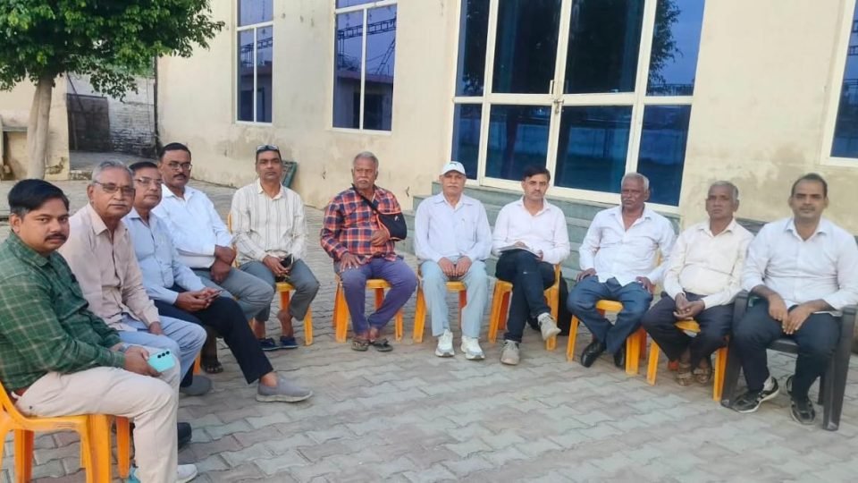 बदायूं पटेल चौक पर सरदार वल्लभभाई पटेल की प्रतिमा स्थल को क्षति पहुंचने के आरोप पर भारतीय पटेल महासभा की बैठक